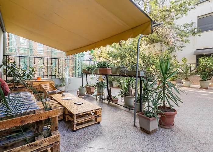 Vandrerhjem Nena Semi *